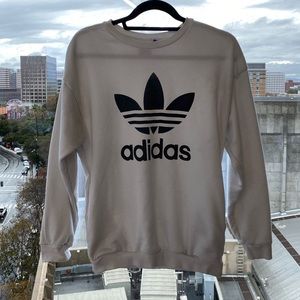 Crew neck sweater.